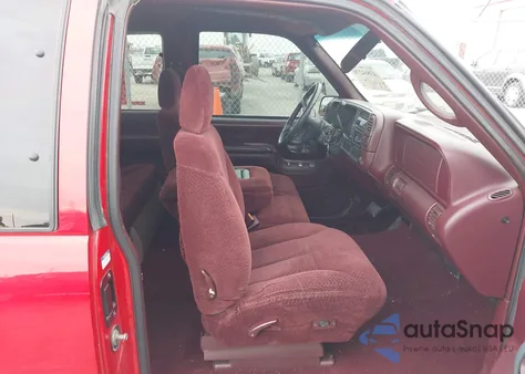 1997 GMC Sierra 1500 Sl Wideside z USA, uszkodzony, nr VIN 2GTEC19R4V1544890